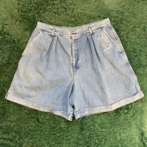 Vintage Women's Size 16/18 Denim Mom Jeans Shorts High Rise Waist Jorts Pleated